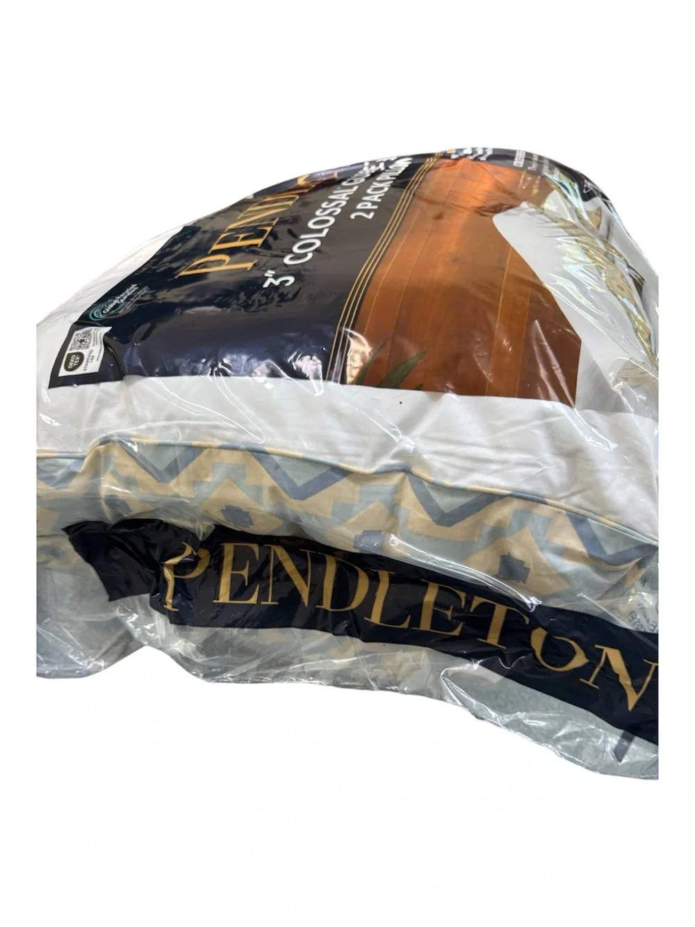 Pendleton White and Navy 2-Pack Pillows with Colossal Gusset